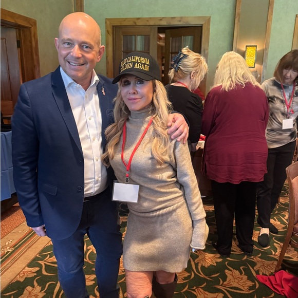 Meet your Posher, Kim - Picture 3 of 9